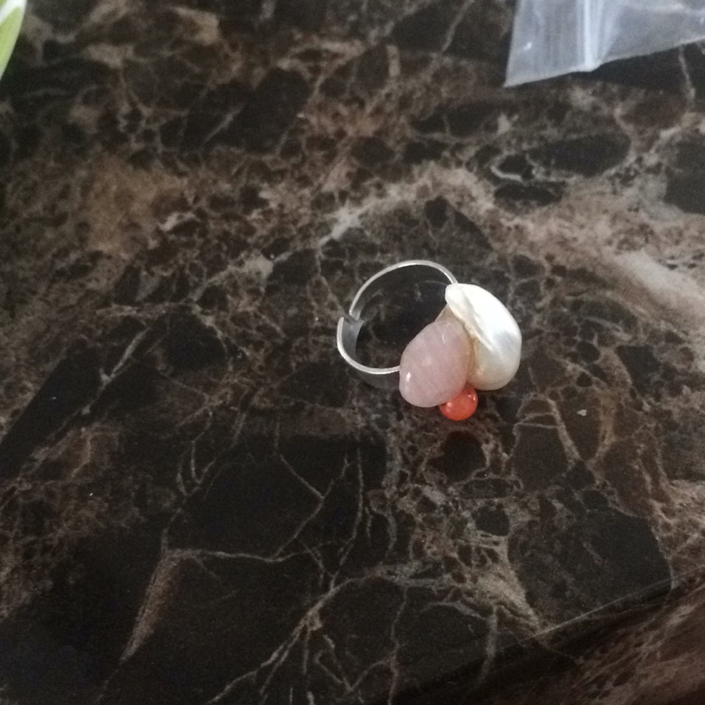 Unique and adjustable ring - Picture 2 of 3